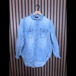 BDG Urban Outfitters Chambray Denim Shirt Small Womens Blue Acid Wash Button